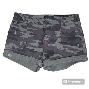 Sanctuary Women's Size 28 Distressed Camo Cuffed Denim Mid-rise Shorts Gorpcore